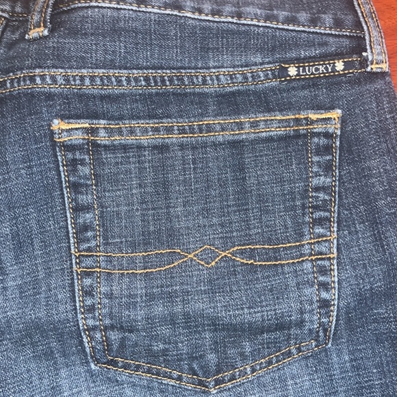 “Lucky Brand” “Abby Short” denim 8/29 - Picture 3 of 8